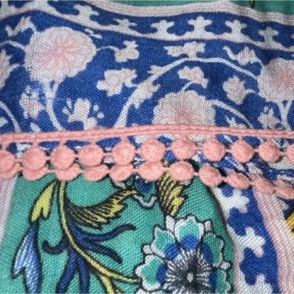 C. Wonder Lightweight Colorful Paisley Shawl/Wrap w/Pom Pom Fringe Trim - Picture 4 of 6